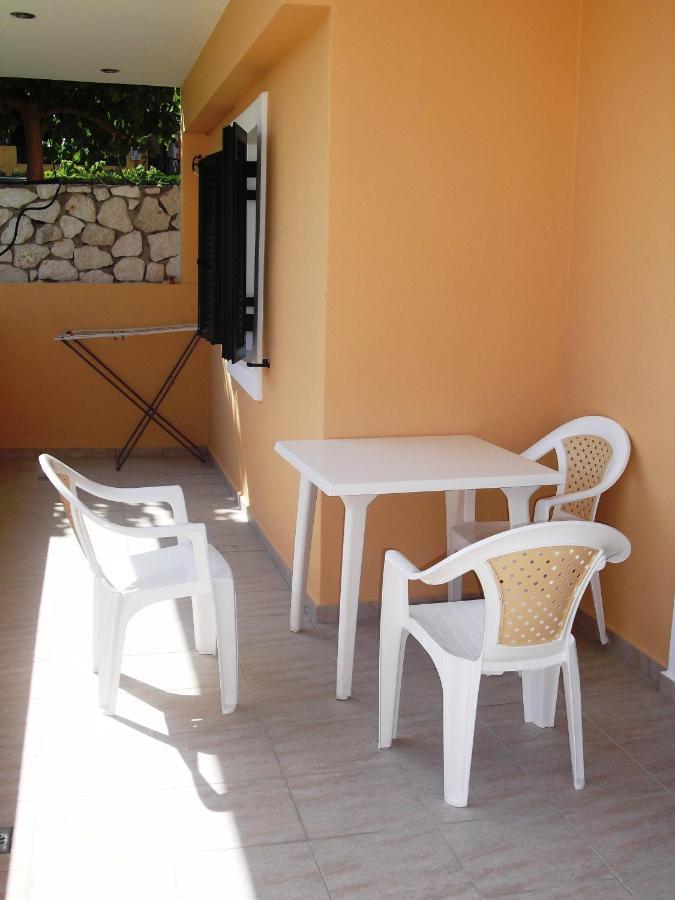 Calypso Luxury Studios Vassiliki Esterno foto